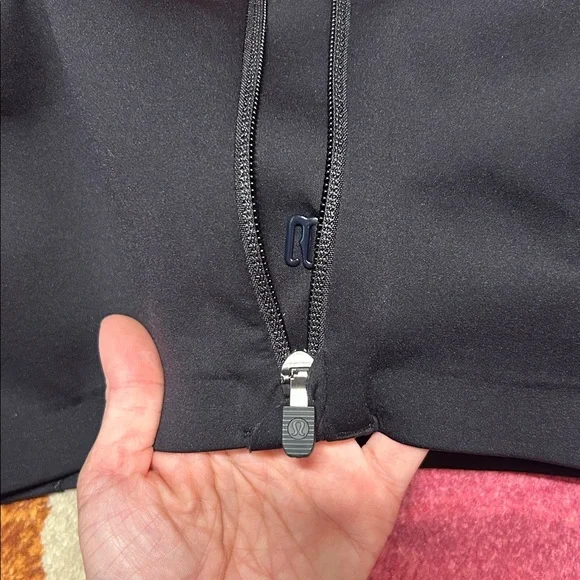 Lululemon Enlite Front-Zip Bra Size 38D - Picture 4 of 11